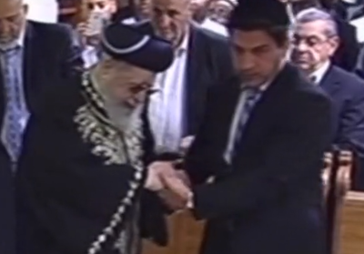 צפו: מרן יוצא בפעם האחרונה ל'שיעור השבועי'