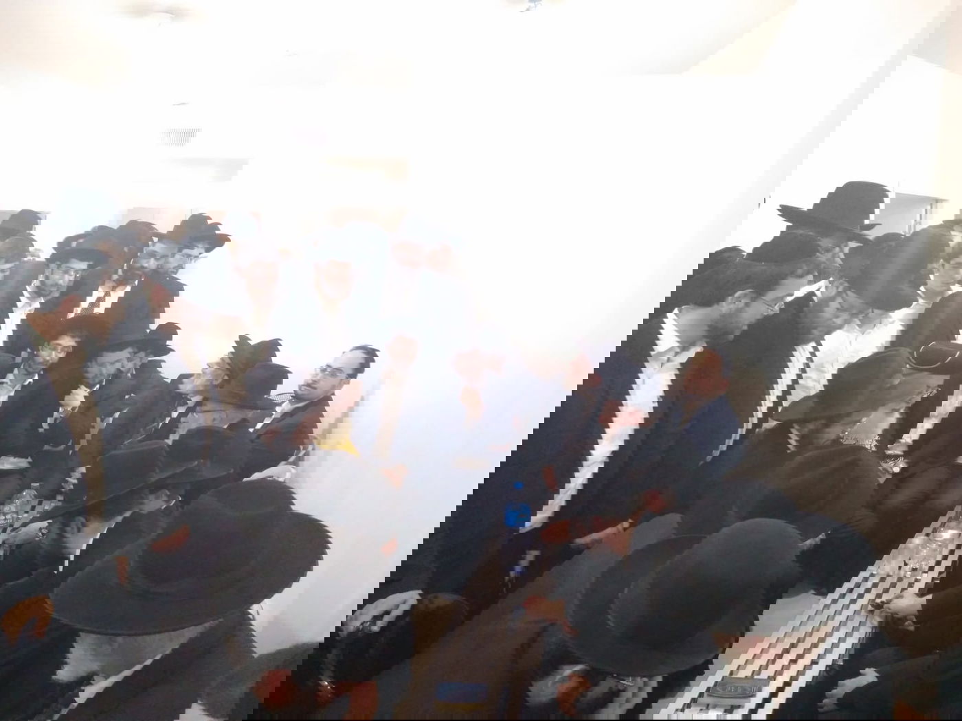 צפו: הראשון לציון הגר"ש עמאר ניחם את משפחת גינזבורג