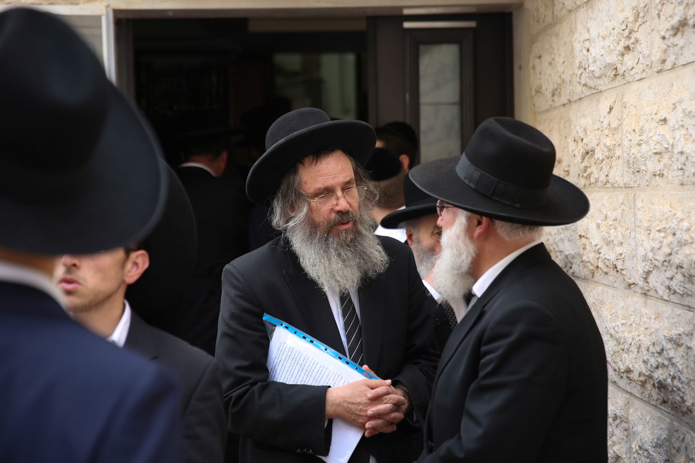 הגרב"מ אזרחי: "גדולי ישראל - מנהיגים; הם לא מונהגים"