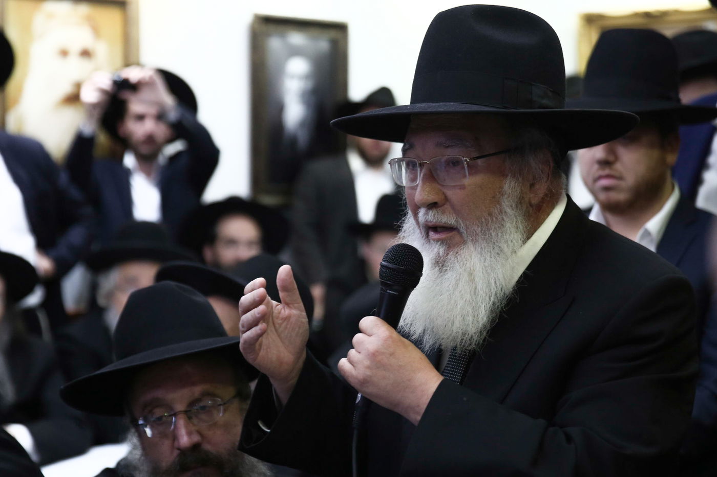 הגרב"מ אזרחי: "גדולי ישראל - מנהיגים; הם לא מונהגים"