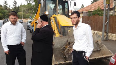 הנציגים החרדים הגיעו לעצור את הטרקטורים: "זה מחטף"