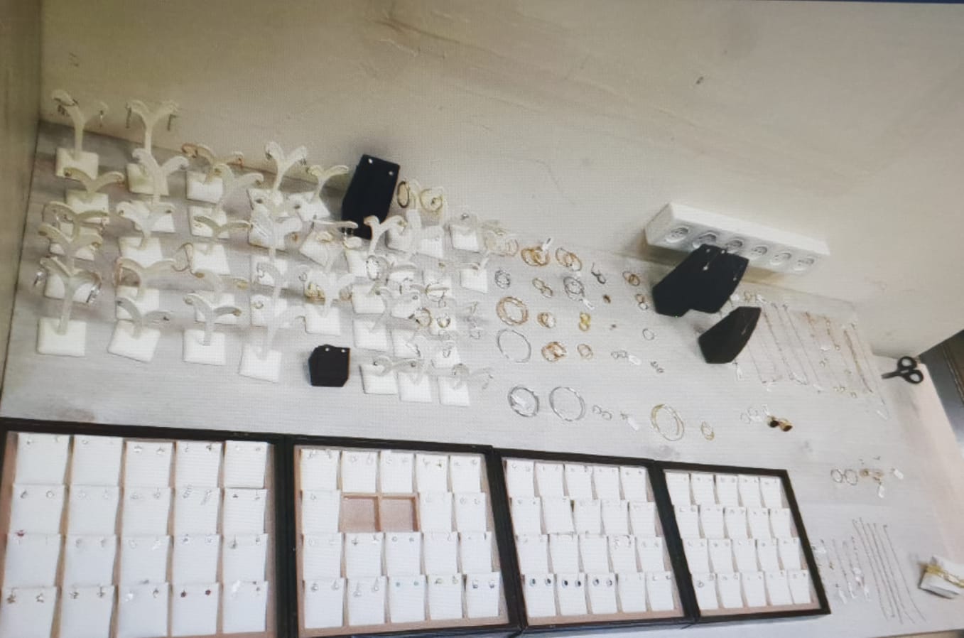 בן 35 גנב תכשיטים מהקניון ונתפס על חם