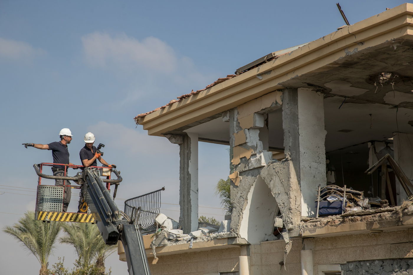 תיעוד: זירת ההרס בבית המגורים בבאר שבע