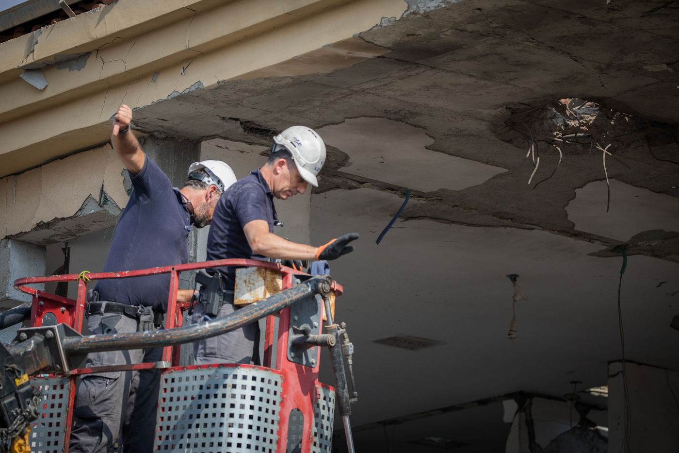 תיעוד: זירת ההרס בבית המגורים בבאר שבע
