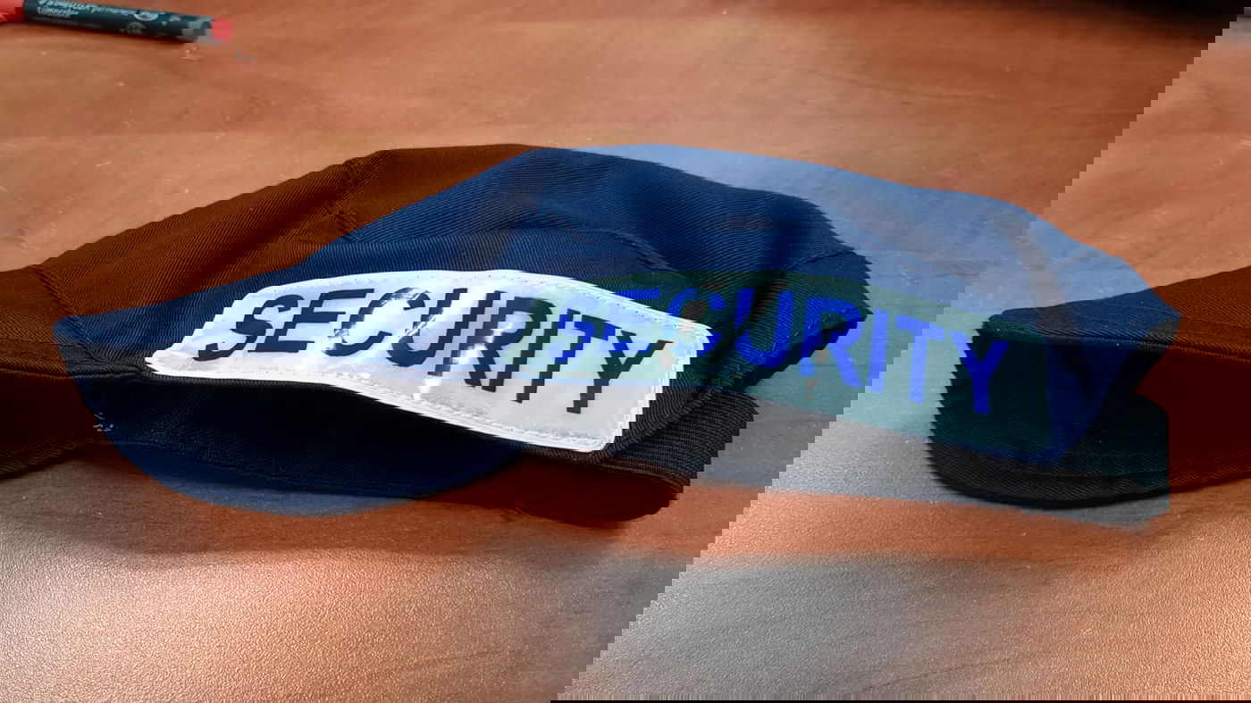 הכובע המזויף