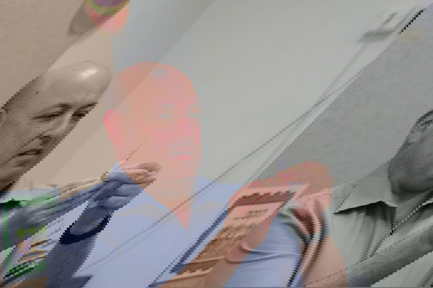 תיעוד: סגן השר ליצמן התחסן נגד שפעת