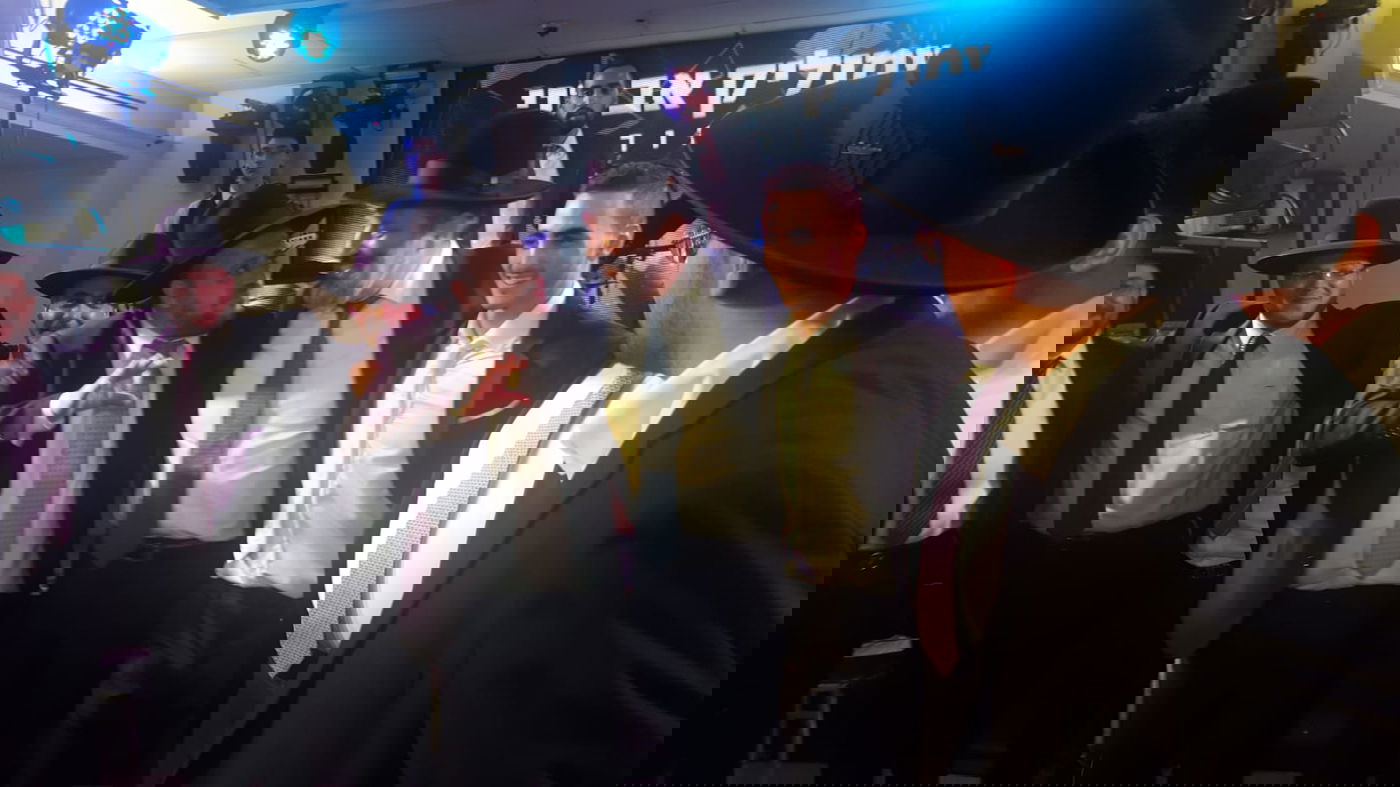 דרעי קטע את ישיבת הקבינט והשתתף בחתונה