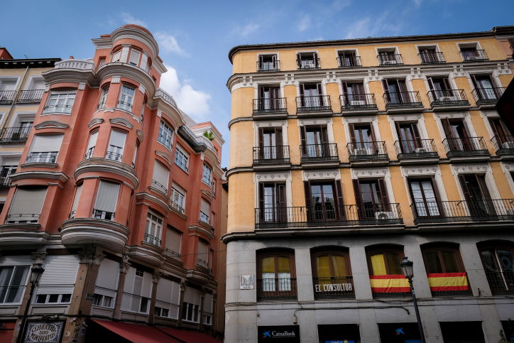 טיול ברחובות מדריד דרך עדשת המצלמה