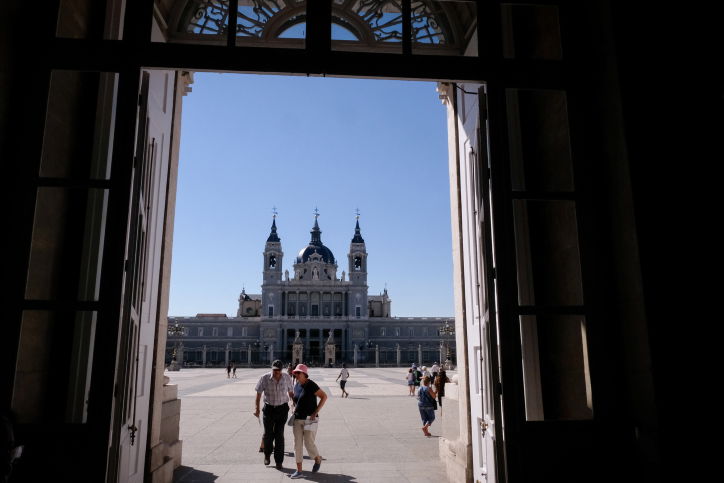 טיול ברחובות מדריד דרך עדשת המצלמה