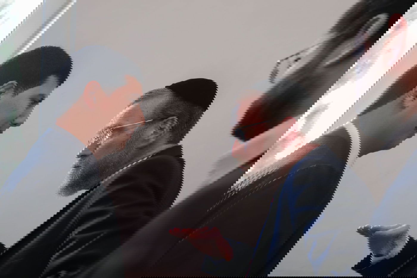 פינדרוס עם פרקליטו עו"ד עמית חדד לאחר הדיון