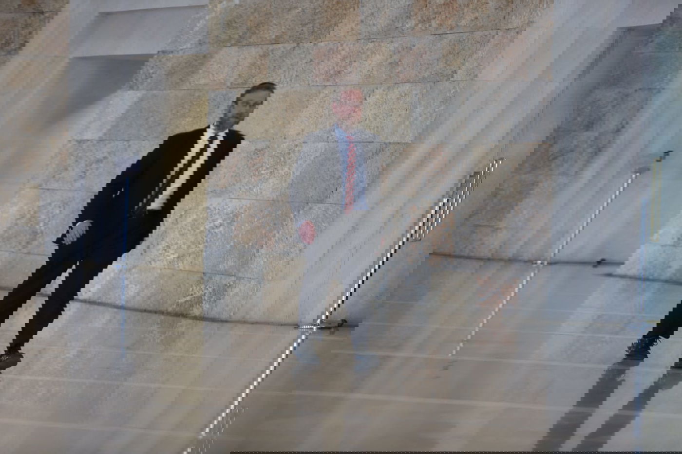 פינדרוס בביהמ"ש, הבוקר