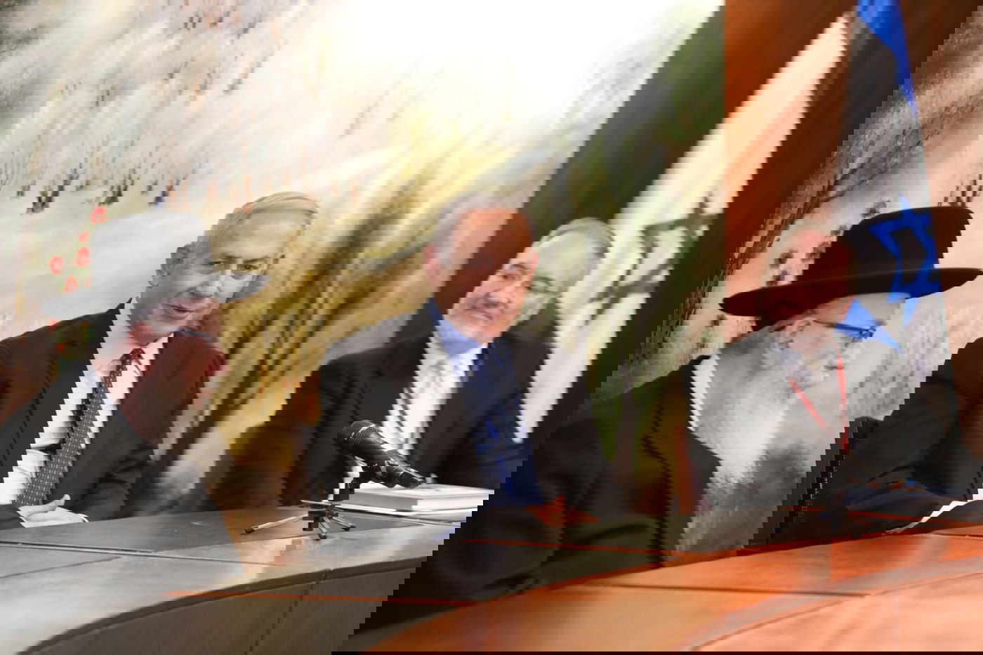 רה"מ, השר ליצמן ומוטי זוננפלד במפגש