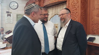 בנו של הראשל"צ זצ"ל הודיע: תומך באלקין