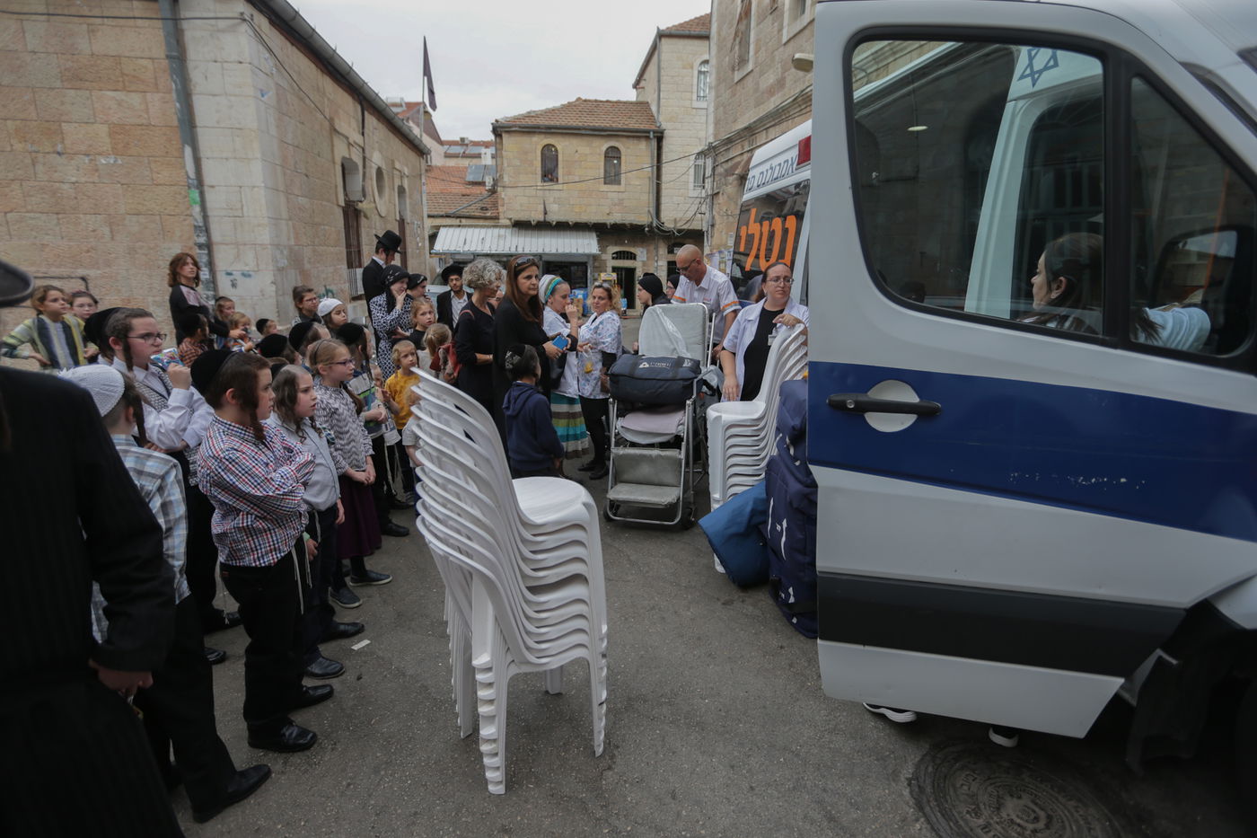 גם 'מחסני החצבת' הותקפו במאה שערים. צפו