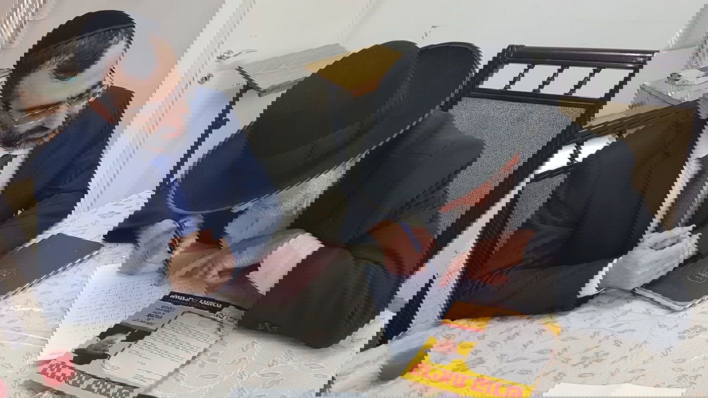 הגאון רבי ציון בוארון לצד יו"ר ש"ס בתל אביב