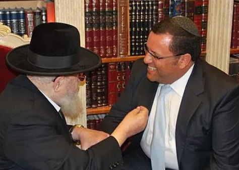 ליאון נתמך בידי מרן הגר"ע יוסף זצ"ל