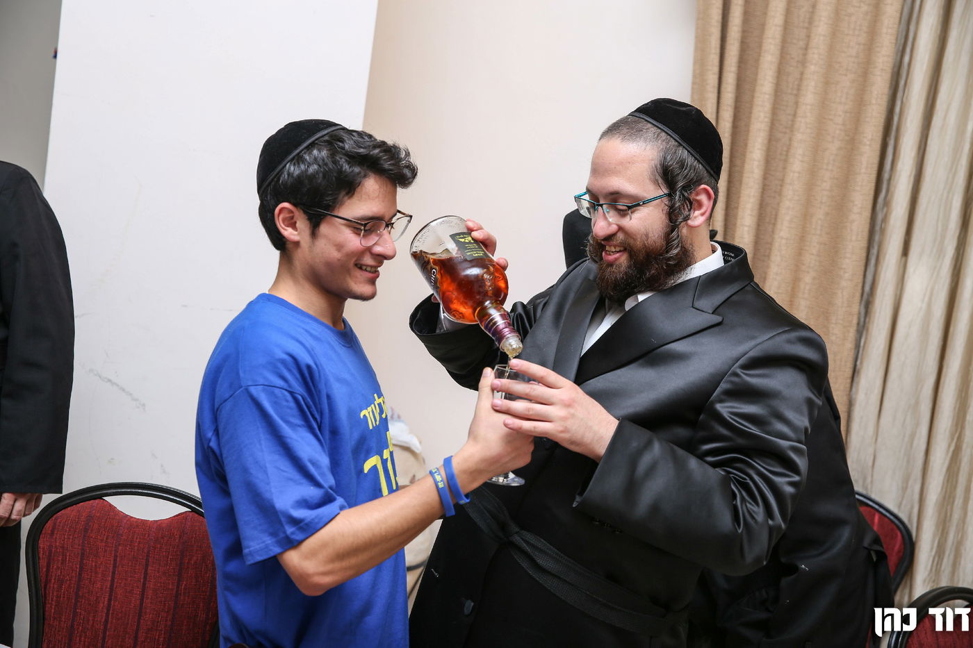 המועמד לראשות העיר צפת אליעזר לזר - חגג ברית לבנו. צפו