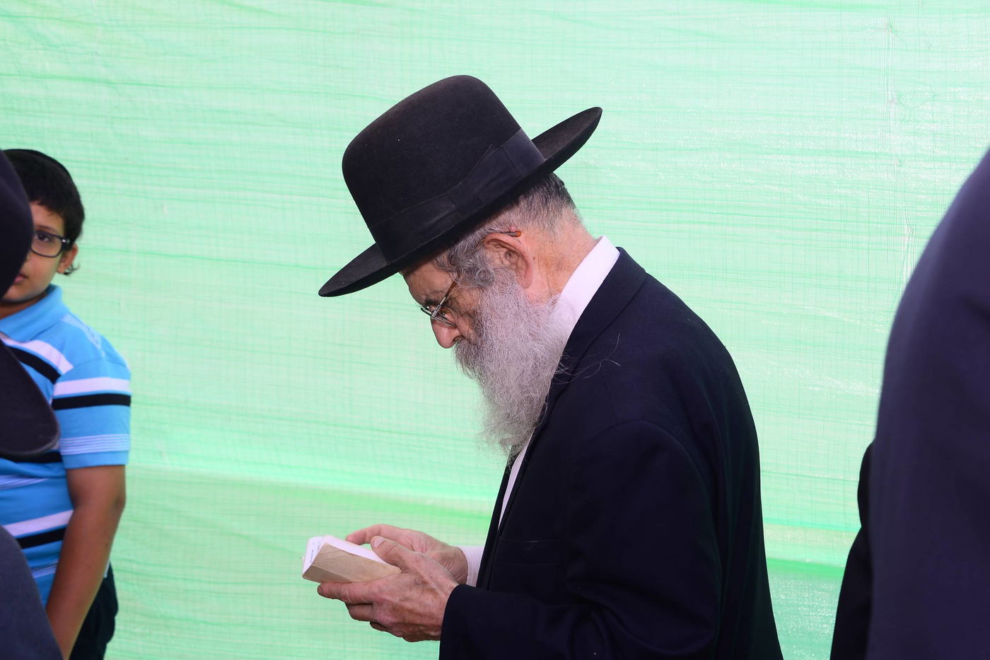 תיעוד: המונים בציונו של מרן הגרא"מ שך זצוק"ל