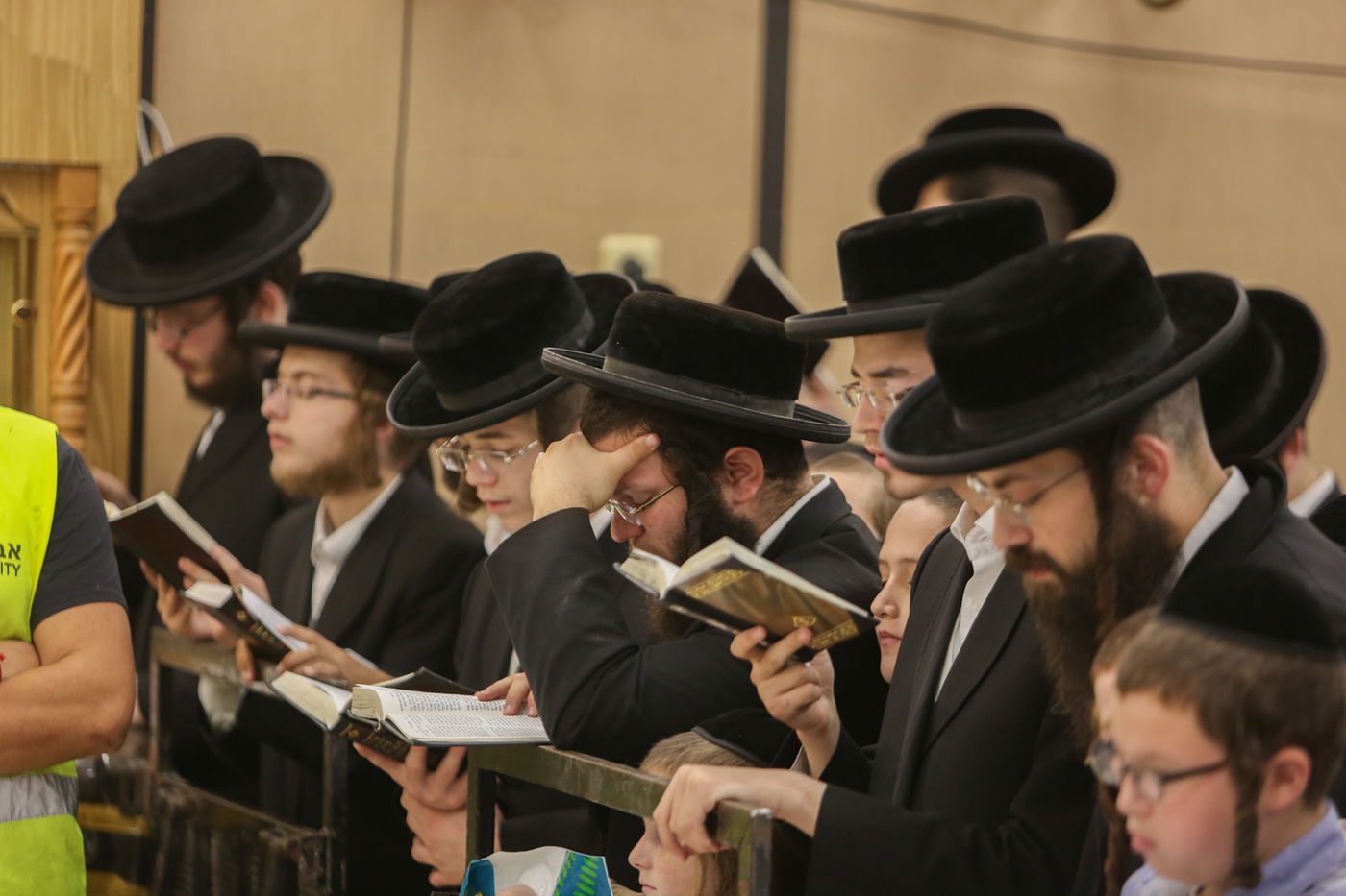 קהילת 'המתמידים' נפרדת ממנהיגם הרוחני הגאון רבי לייבל מינצברג זצ"ל