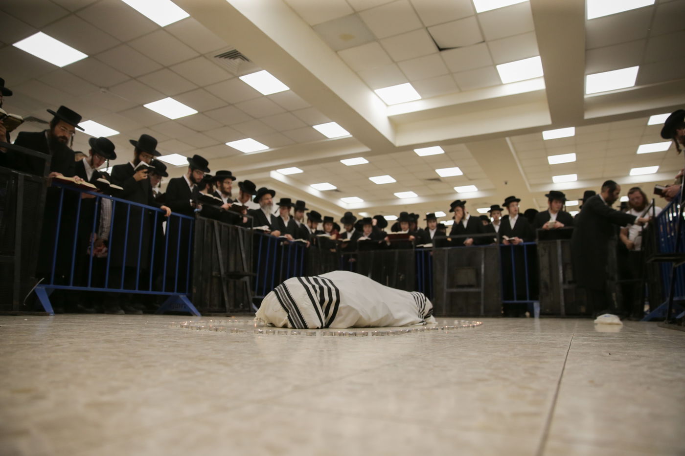 קהילת 'המתמידים' נפרדת ממנהיגם הרוחני הגאון רבי לייבל מינצברג זצ"ל