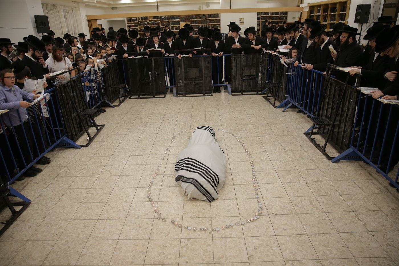 קהילת 'המתמידים' נפרדת ממנהיגם הרוחני הגאון רבי לייבל מינצברג זצ"ל