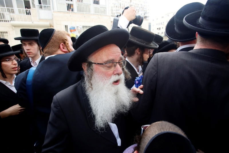 הבכי, ה'קריעה' וזעקות השבר: הלווית הגאון רבי לייבל מינצברג זצ"ל