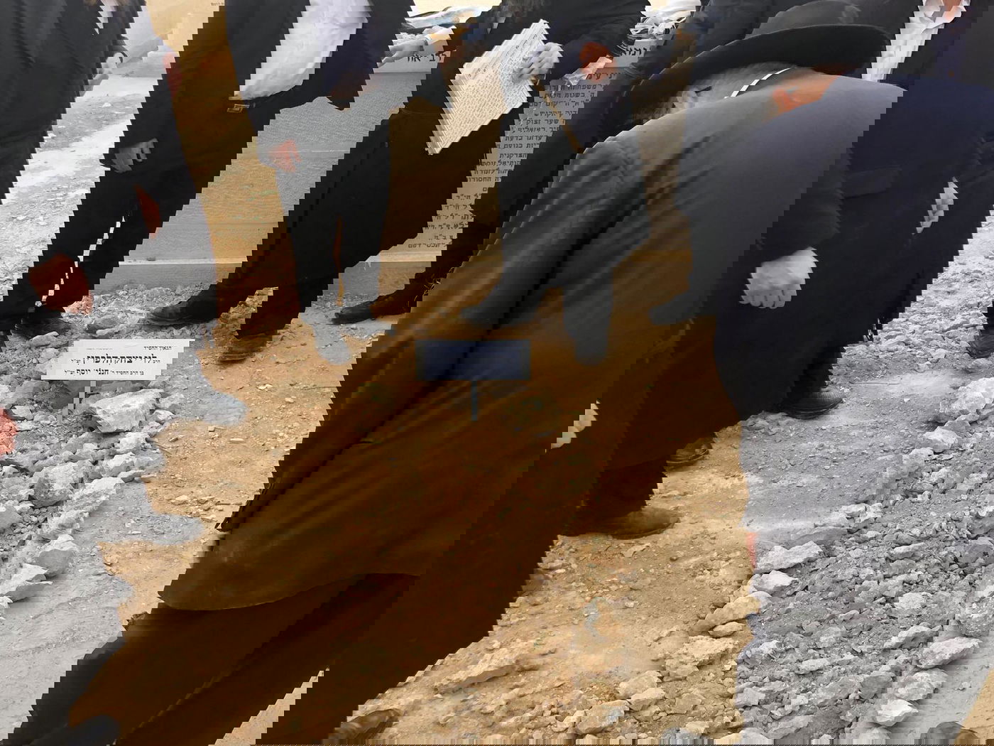 תיעוד: הלווית הגאון רבי לוי יצחק הלפרין זצ"ל