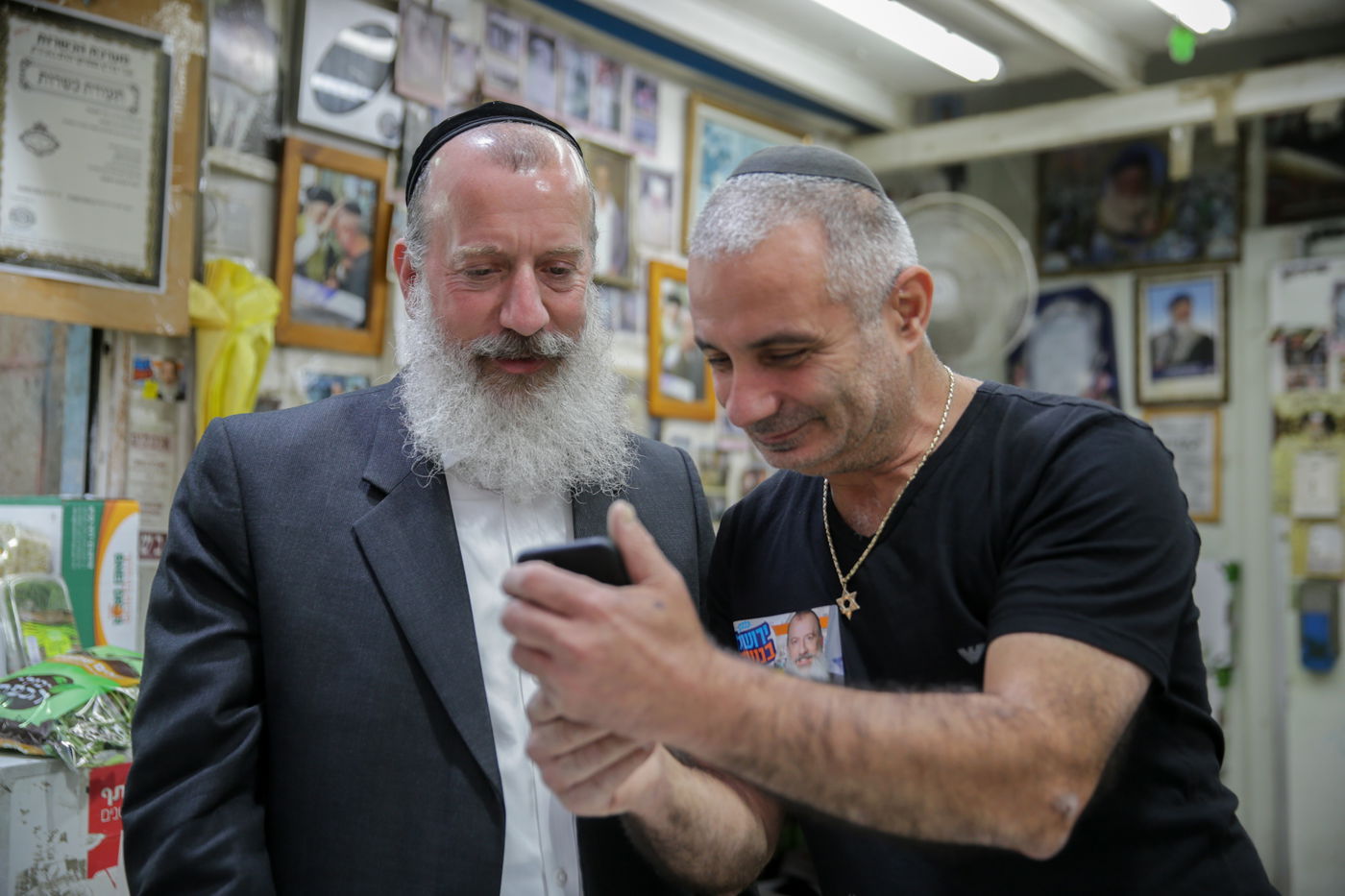 כשיוסי דייטש ואריה קינג הסתובבו ב'מחנה יהודה'