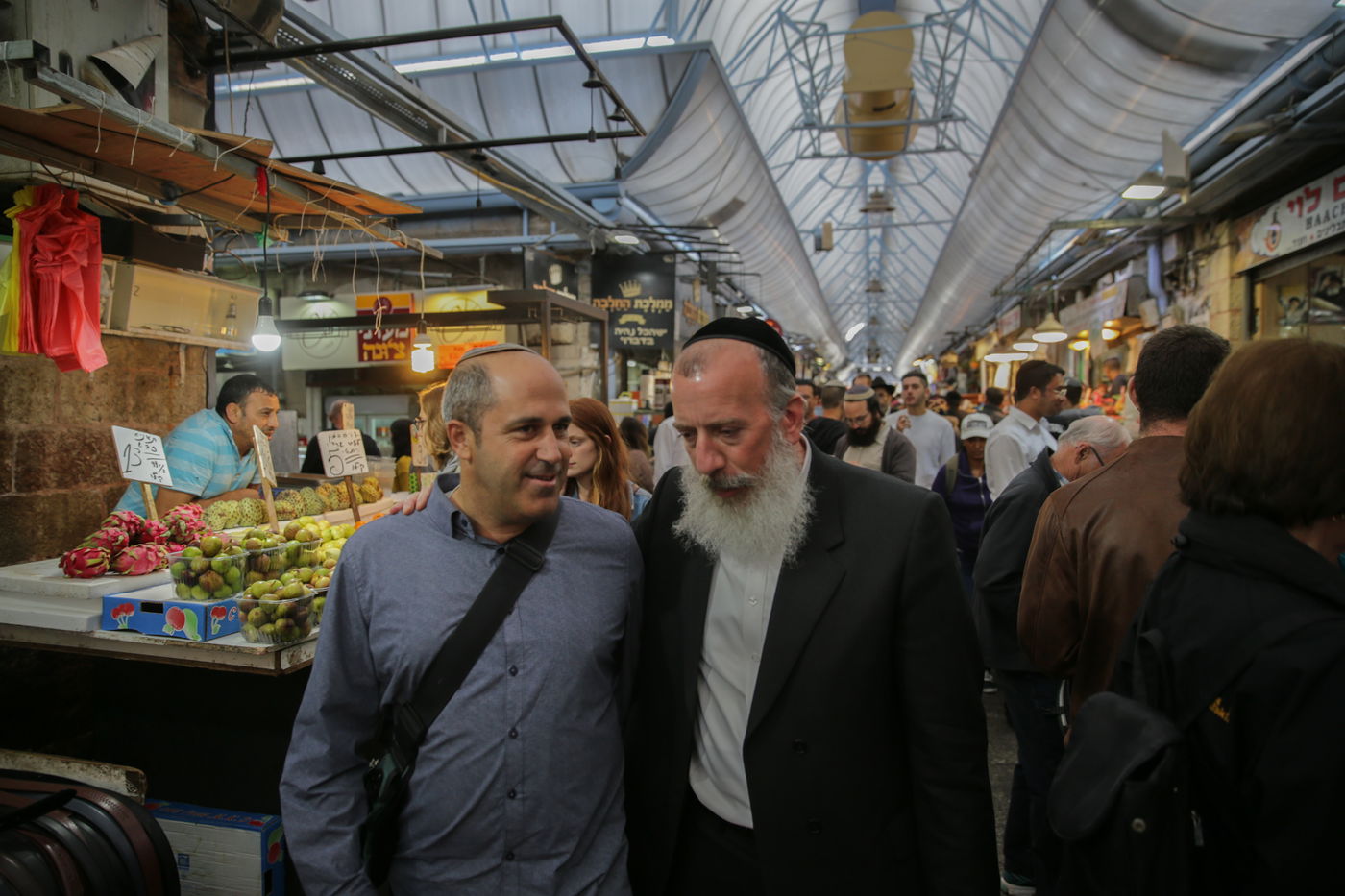 כשיוסי דייטש ואריה קינג הסתובבו ב'מחנה יהודה'