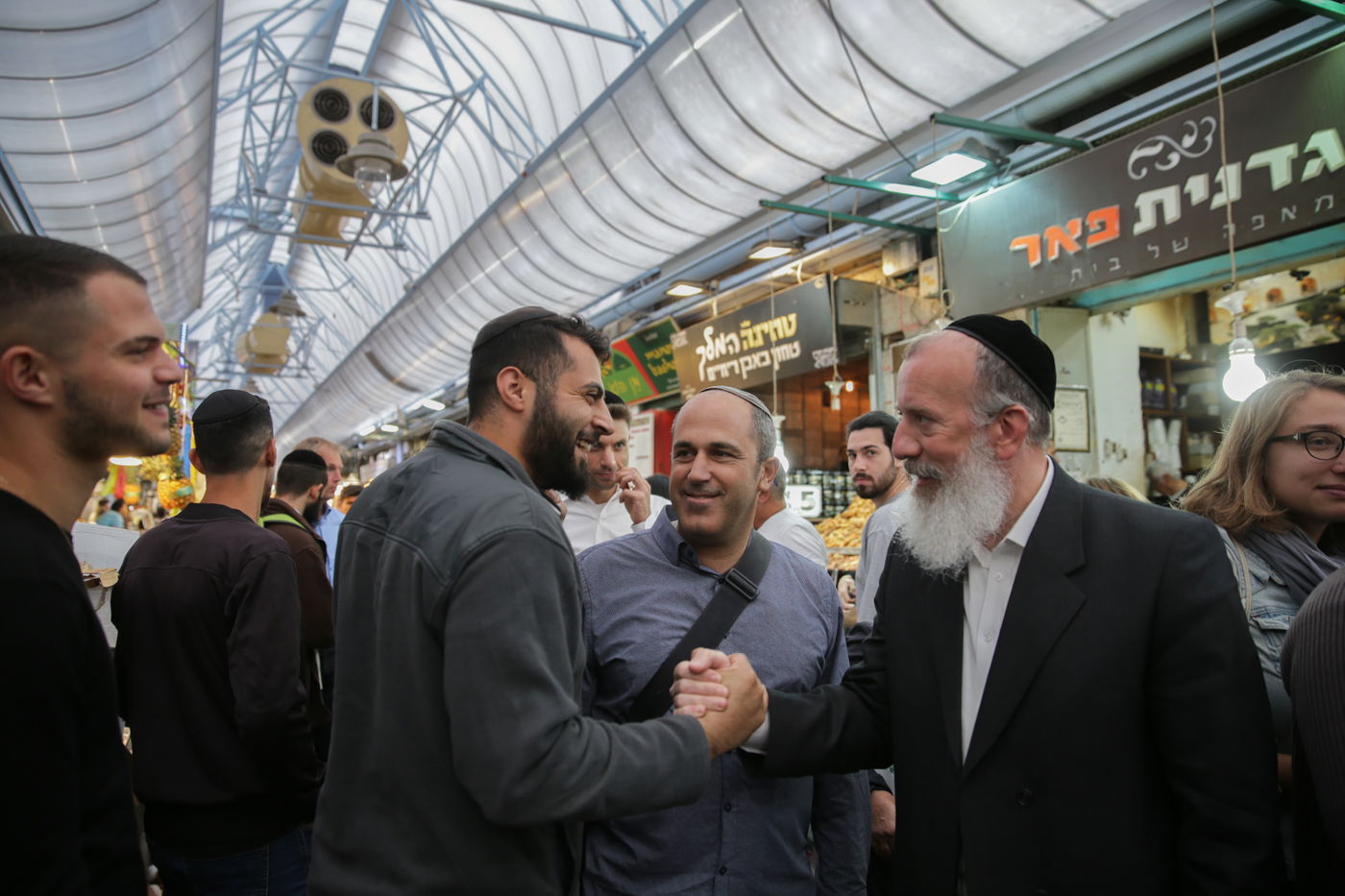 כשיוסי דייטש ואריה קינג הסתובבו ב'מחנה יהודה'