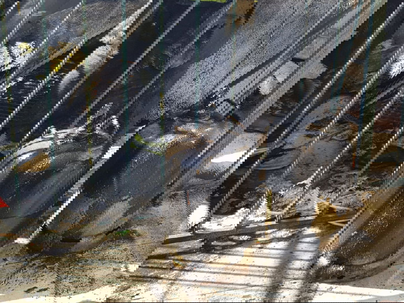 מאה שערים: מיכלי גז בערו בשריפה על גג בנין