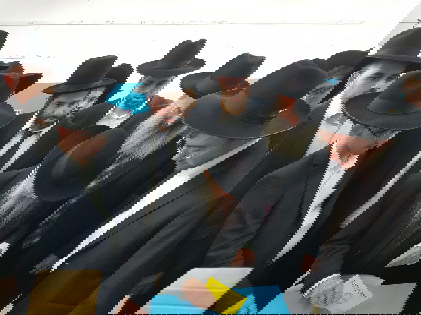 ראש הישיבה הגר"ג אדלשטיין מצביע