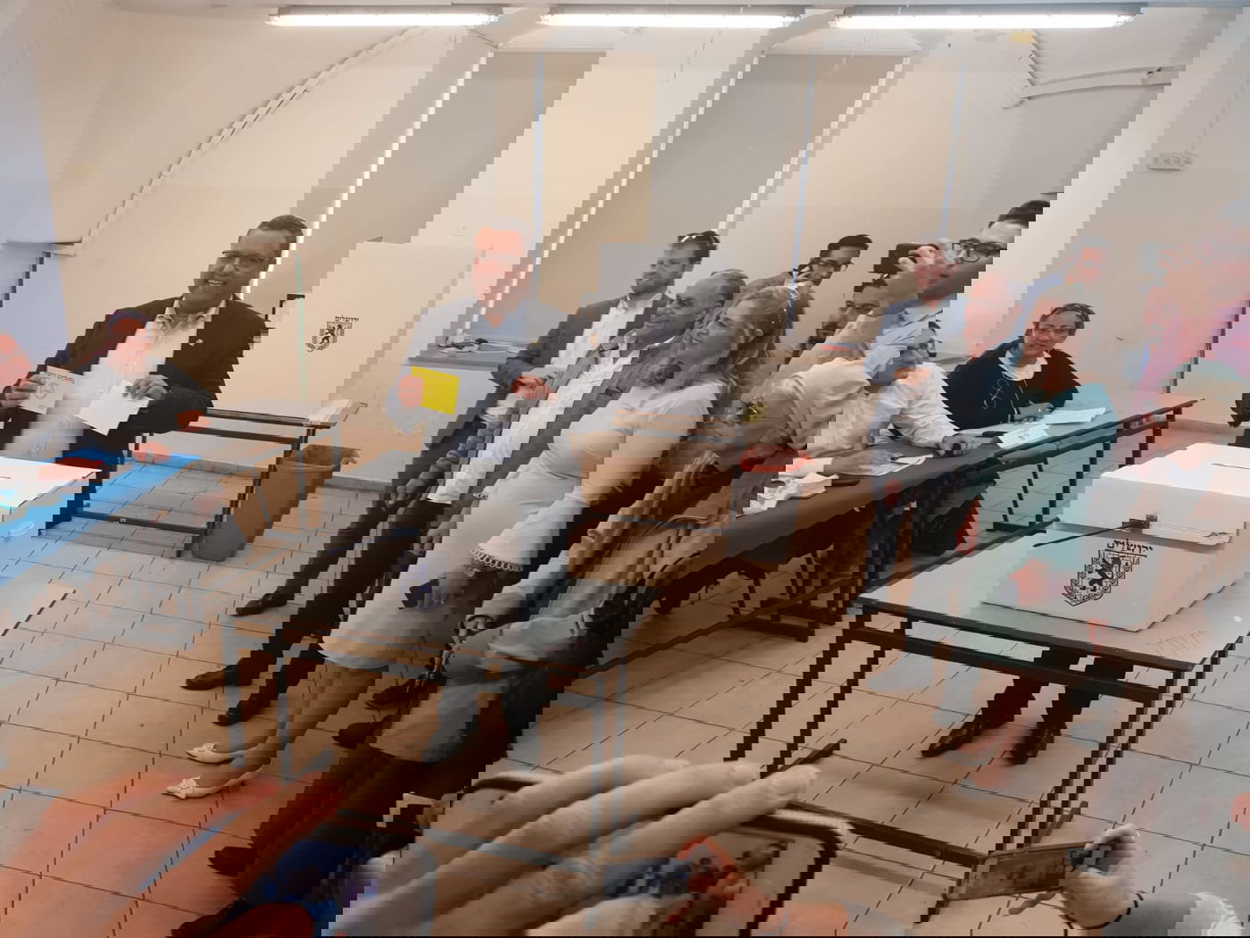 משה ליאון מצביע