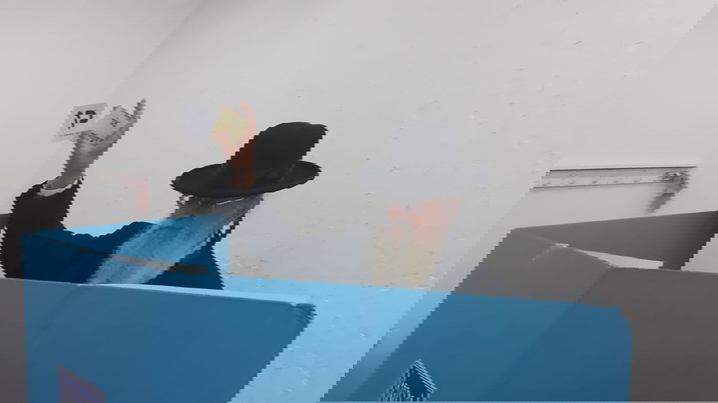 הרב תופיק מצביע 'דגל התורה'