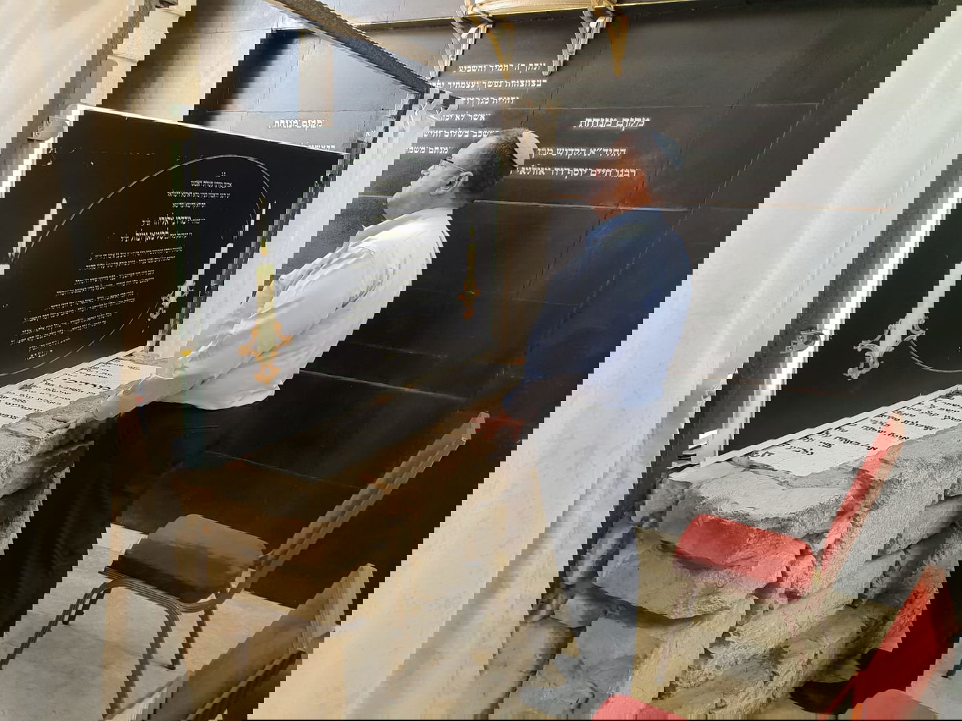 ליאון בציון הגר"מ אליהו זצ"ל