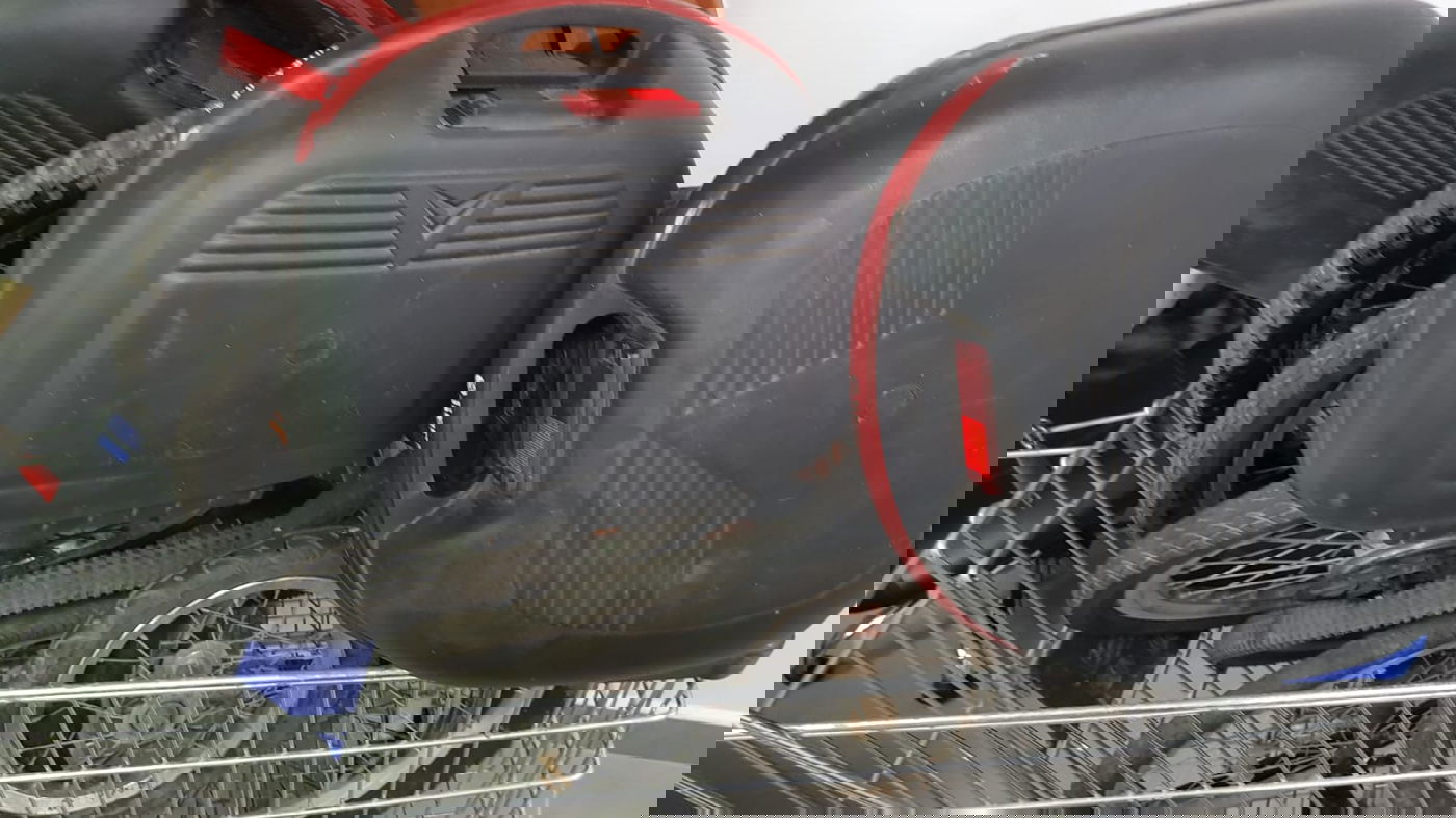 כוחות פשטו על מחסן  הגנבים; שניים נעצרו