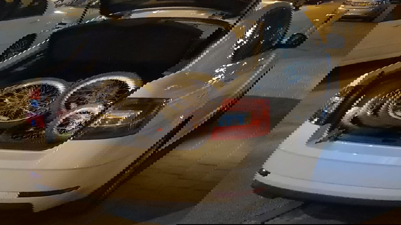 כוחות פשטו על מחסן  הגנבים; שניים נעצרו