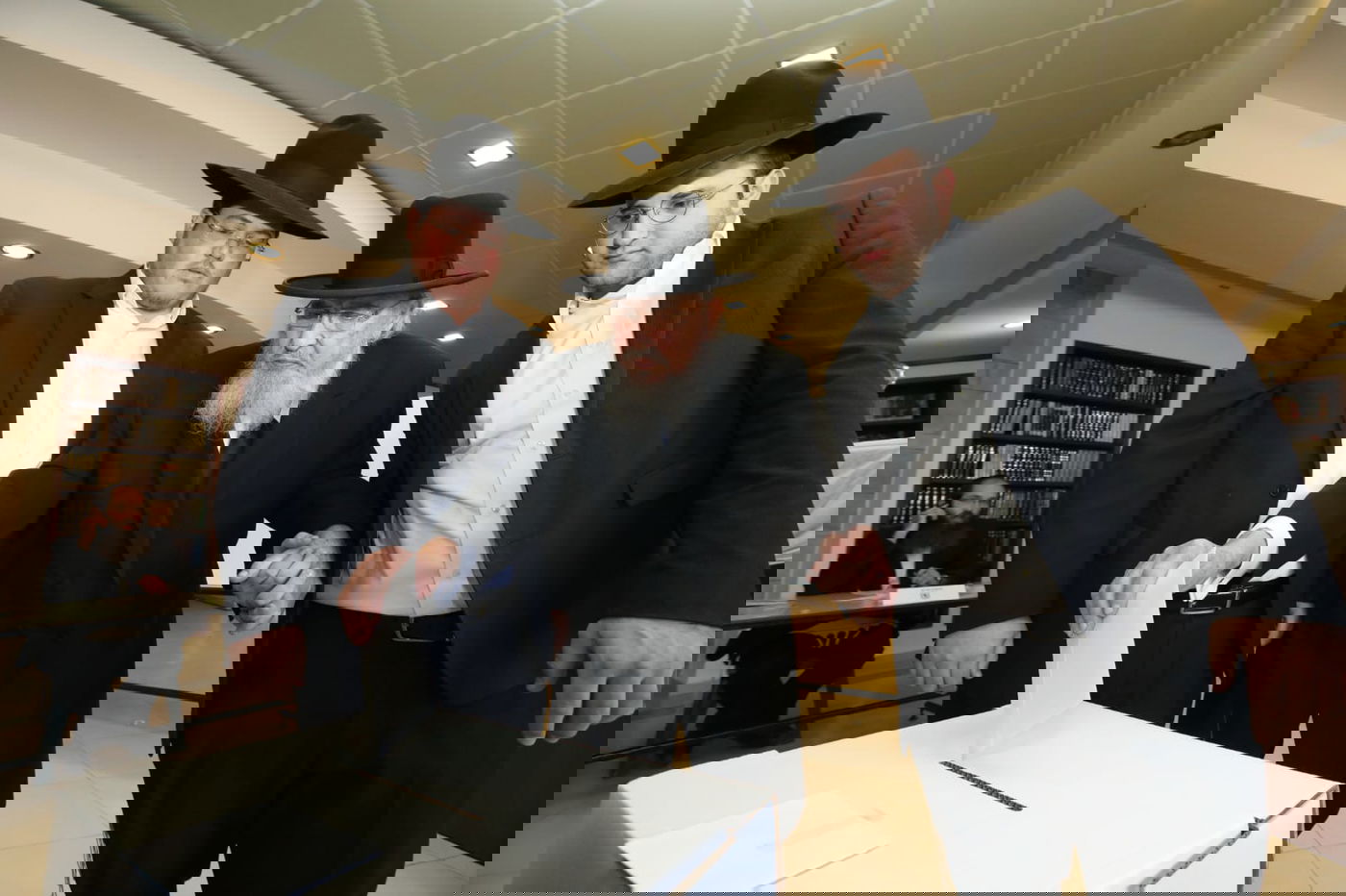 כך הגרב"מ אזרחי והרבנית הצביעו בבחירות