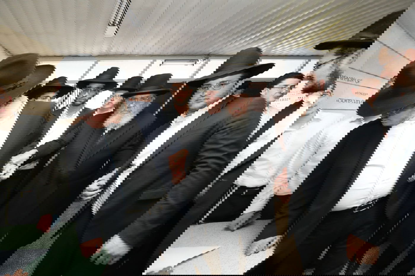 כך הגרב"מ אזרחי והרבנית הצביעו בבחירות