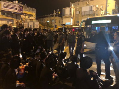 'הפלג' חסם את בני ברק: 13 נעצרו - שלושה נערים נפצעו