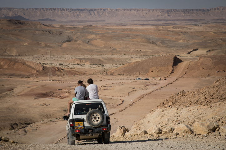 טיול דרך עדשת המצלמה לעין סהרונים בדרום