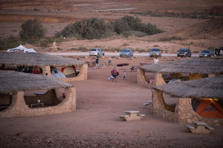 טיול דרך עדשת המצלמה לעין סהרונים בדרום