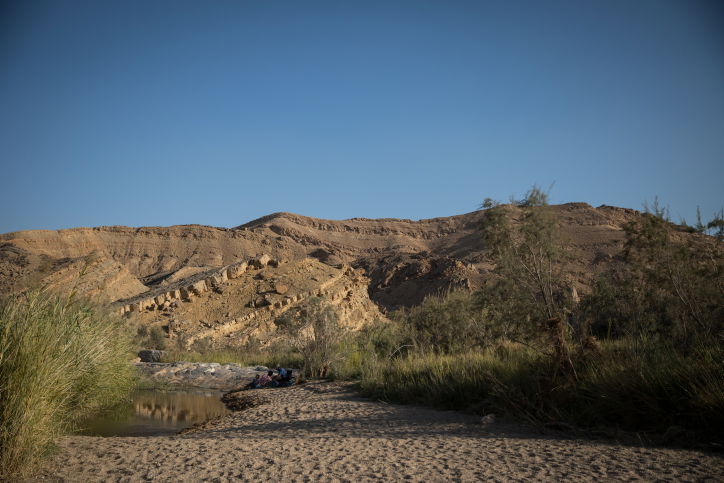 טיול דרך עדשת המצלמה לעין סהרונים בדרום
