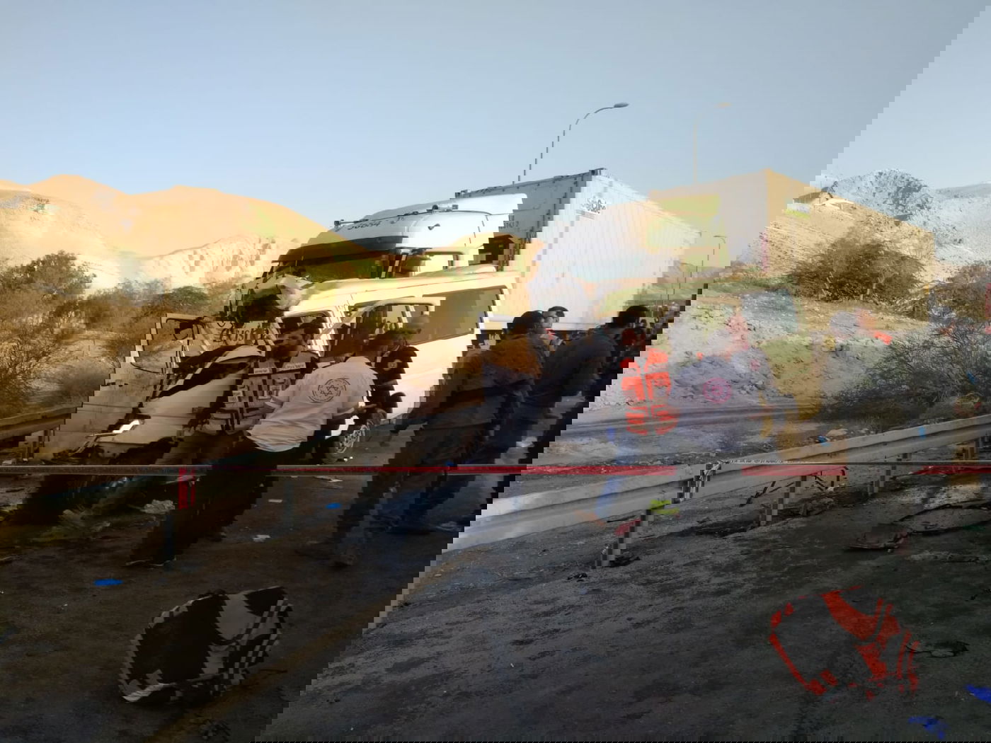 שישה הרוגים בתאונה בין משאית למיניבוס הסעות