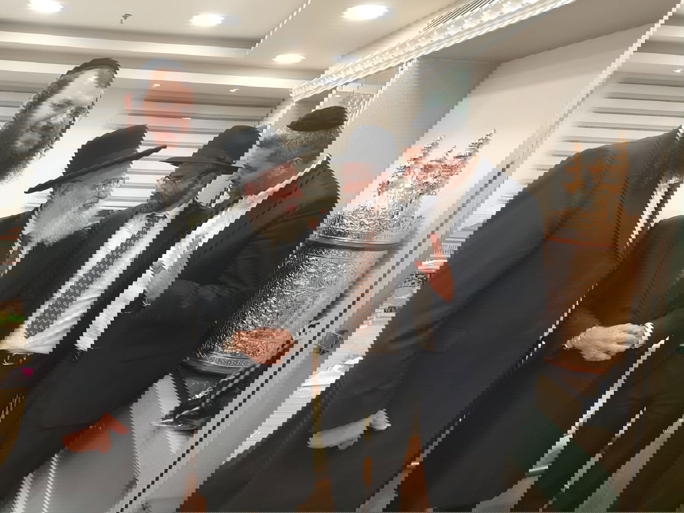 גנון, לחיאני, הגר"ר אלבז וגלבך