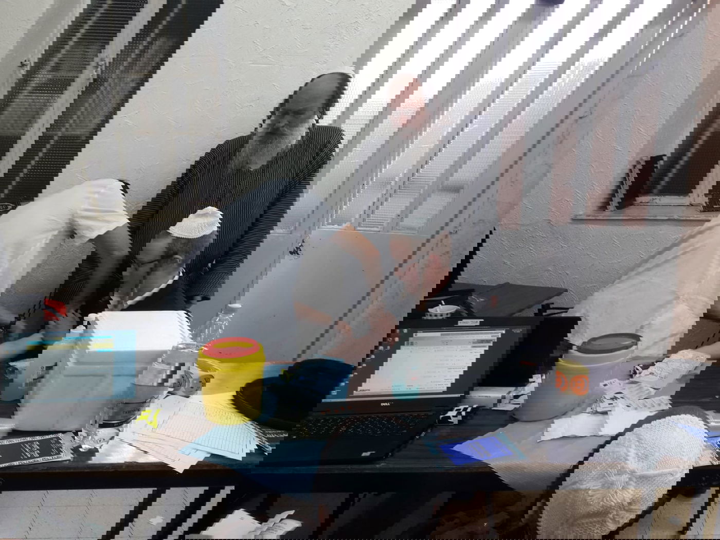 העסקן הרפואי שנלחם נגד החצבת: "נעצור את המגיפה"