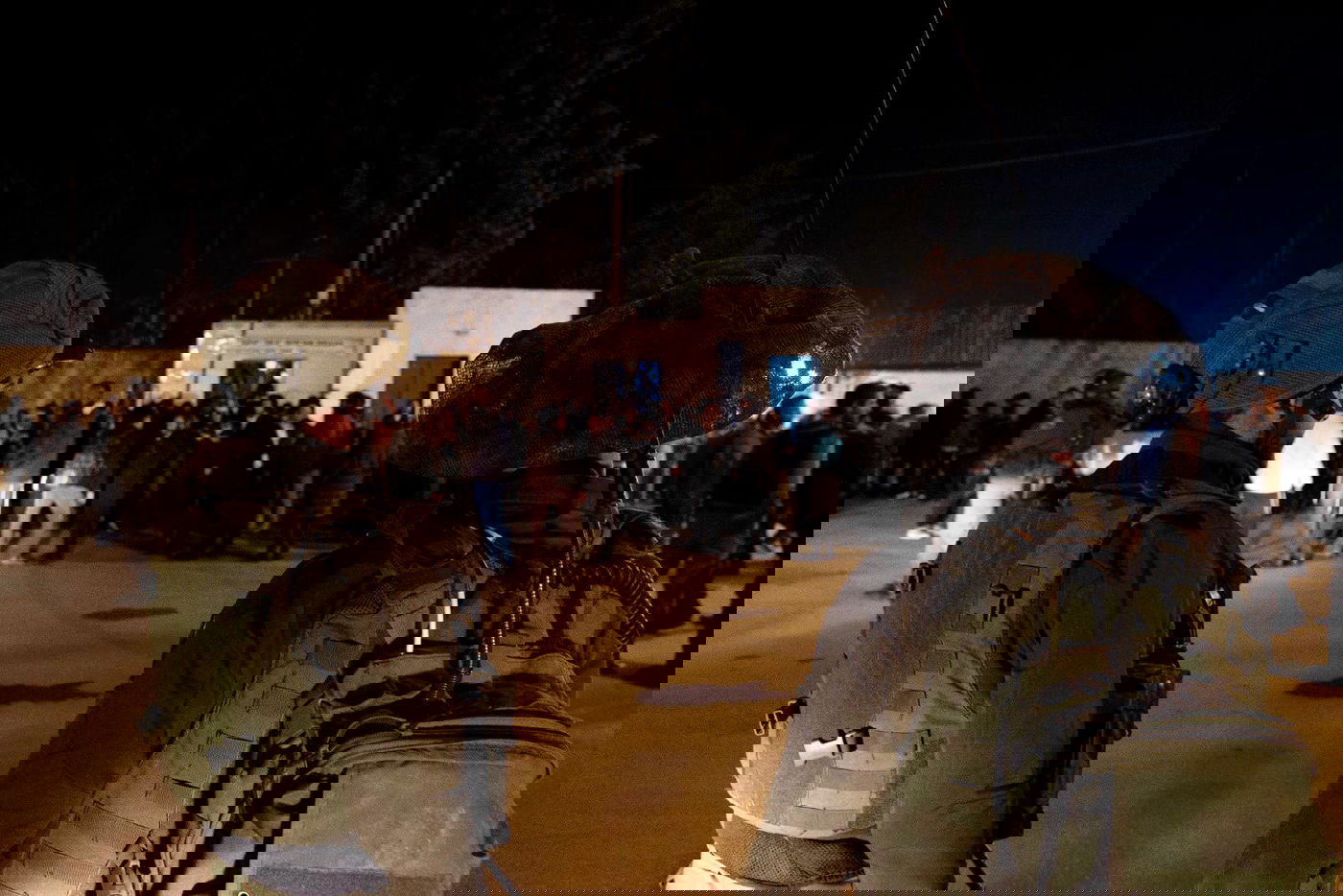 רימונים, ירי ואלף מתפללים בקבר יוסף. צפו