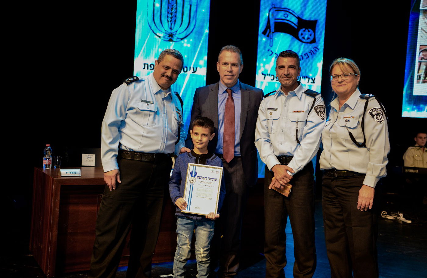 עיטורים וצל"שים ל-54 שוטרים ואזרחים על 21 אירועים