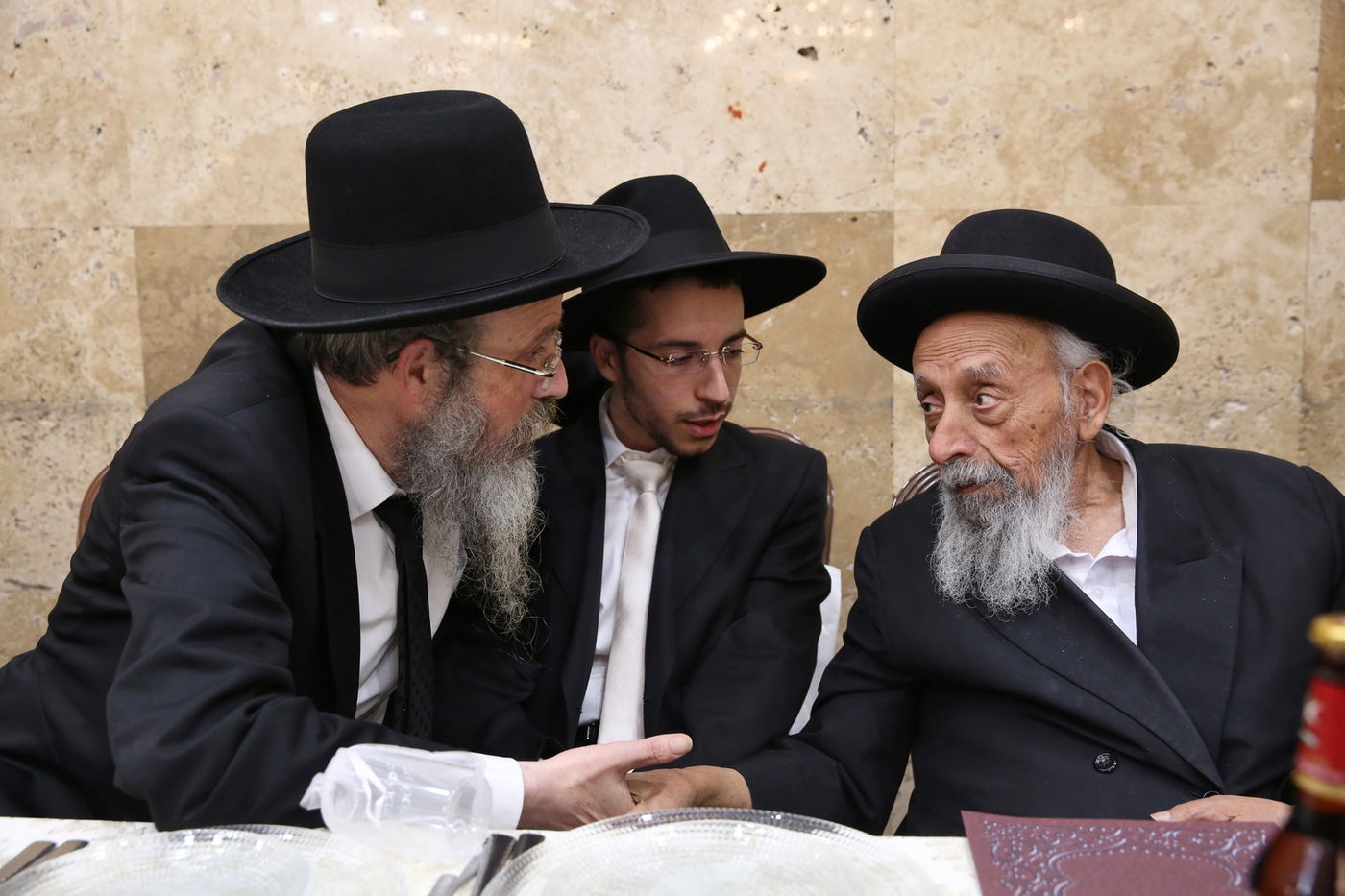 הגר"ש בעדני חיתן את נכדתו • צפו בגלריה