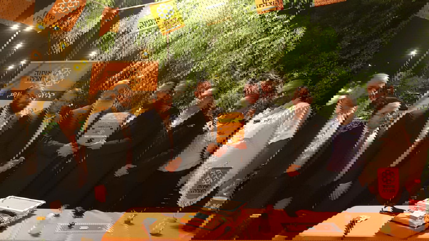 דפיברילטורים חדשים שישמשו את מתנדבי איחוד הצלה בסניף